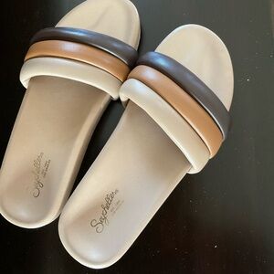 Tan leather Seychelles sandals